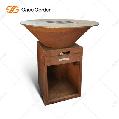 Opalane drewnem grille ze stali Corten na grilla Brasero na świeżym powietrzu na zewnątrz rdzy