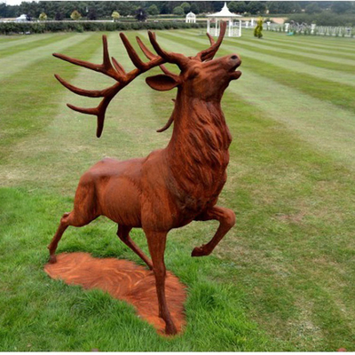 Żeliwo zardzewiałe Life Size Outdoor Deer Statues OEM Service