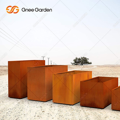 Metalowe gięcie Rusty Corten Steel Planter Box na zewnętrznym patio