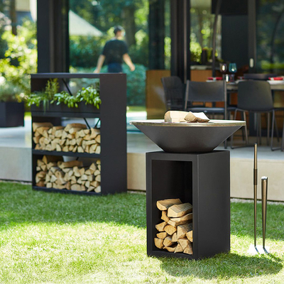 Zardzewiała wysokość 100 cm Stal Corten Fire Pit na zewnątrz z magazynem drewna