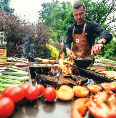 Wyblakły kominek ze stali Corten Bbq o grubości 3 mm z plancha koła