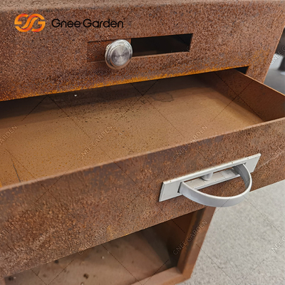 Zewnętrzny grill Corten Steel Fire Pit z przechowywaniem drewna opałowego na podwórku Rusty Color