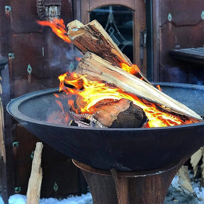 Grille do gotowania na zewnątrz ze stali Corten o średnicy 1000 mm ze zdejmowaną podstawą