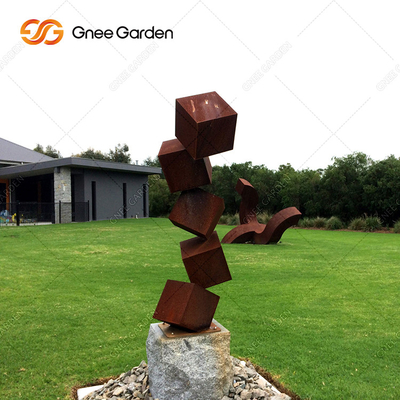 Danger Block Corten Steel Sculpture Zardzewiałe metalowe rzeźby ogrodowe na trawnik