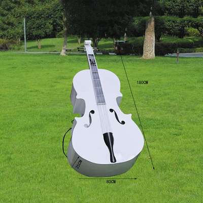 Rzeźba żelaznego instrumentu muzycznego na wiolonczelę do dekoracji trawników na świeżym powietrzu